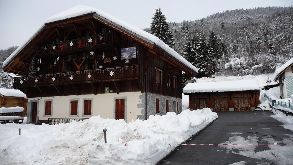 La Ferme De Sous-Lachat Samoens Bagian luar foto